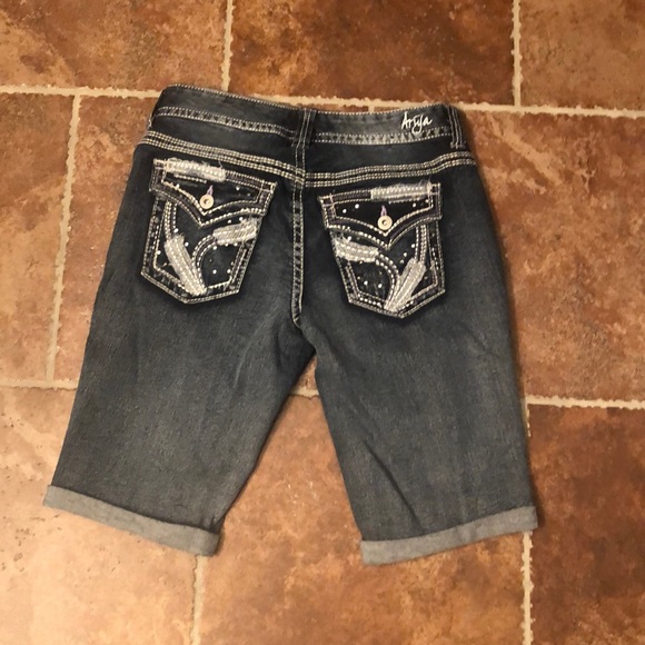 Jean Shorts - Picture 3 of 3